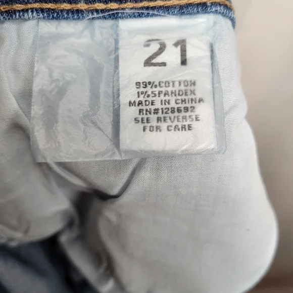 MADDEN NYC Juniors Plus Super High Rise Denim Skort - Picture 7 of 9